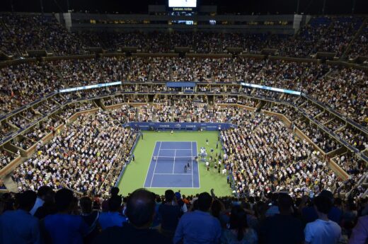 us open stadium 520x345 - FÉLICITATIONS À JANNIK SINNER & ARYNA SABALENKA - US OPEN 2024